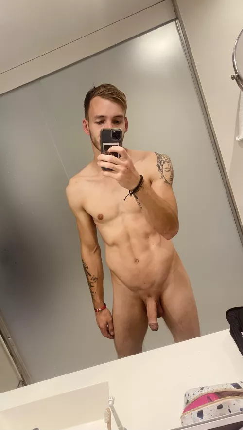 I’m on vacation🏝 wanna join me? by Ivy-ivy96