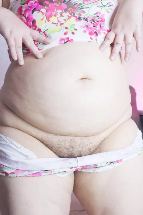 im prefer full bush. and u? by chubbyIana