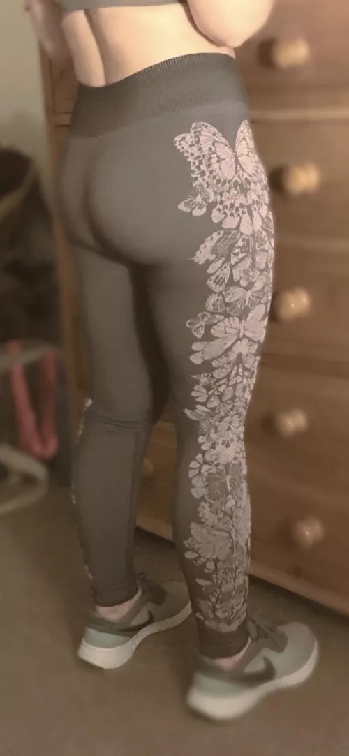 I’m ready for my gym session, hope my personal trainer doesn’t mind 😳🍑 by East_Count230