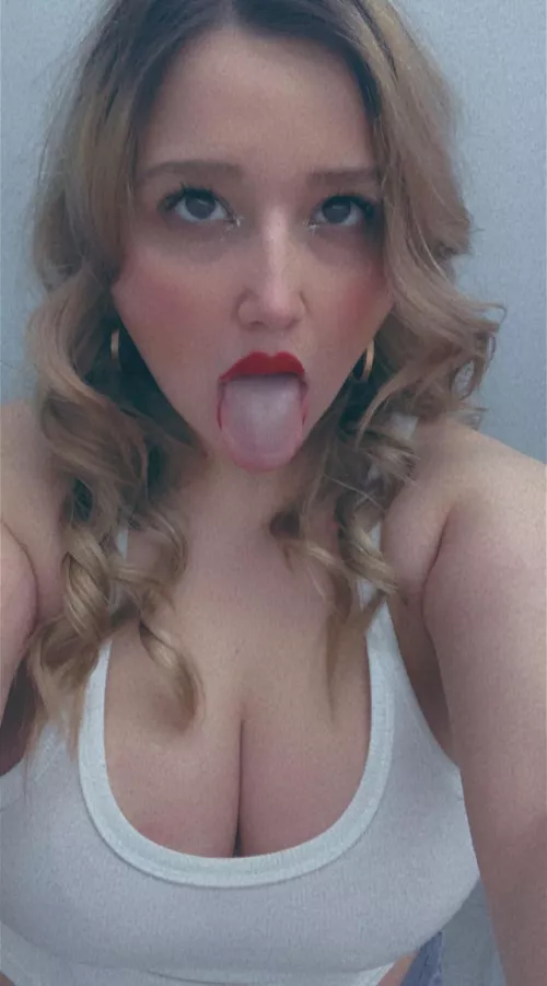 I’m ready to please you by gstrinngqueen