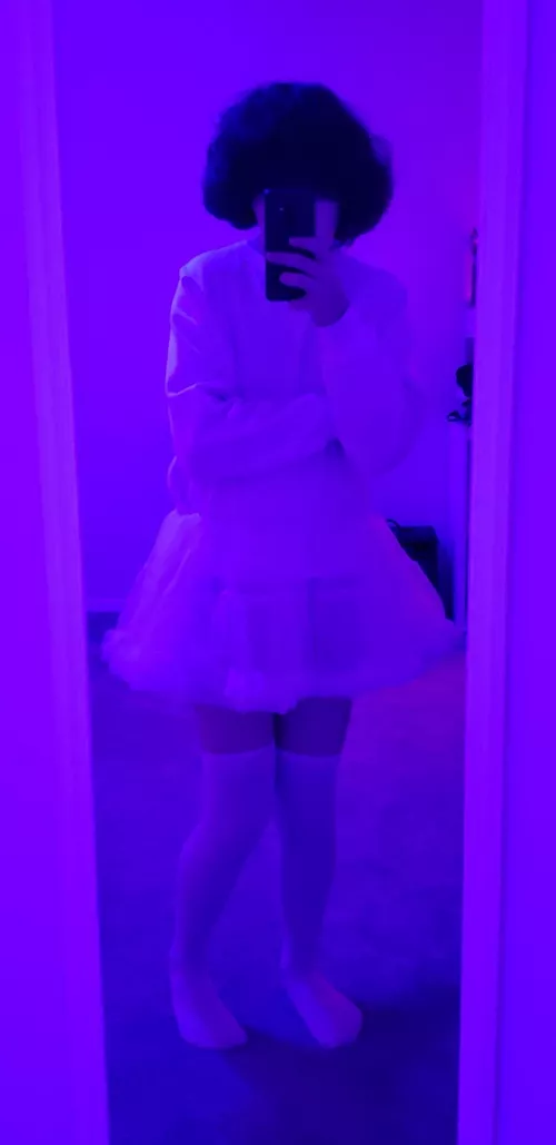 I'm reeeaaalll tired... any arms I can lay in?? by Rico_____