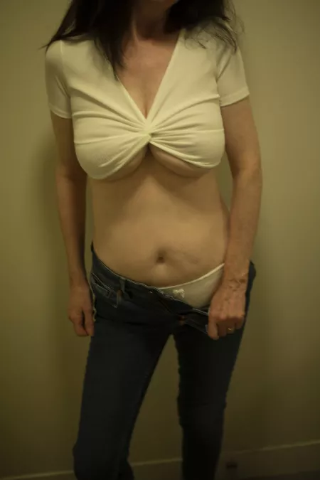 I'm Sara, I'm 59 and I hope you like my picture by MatureSara