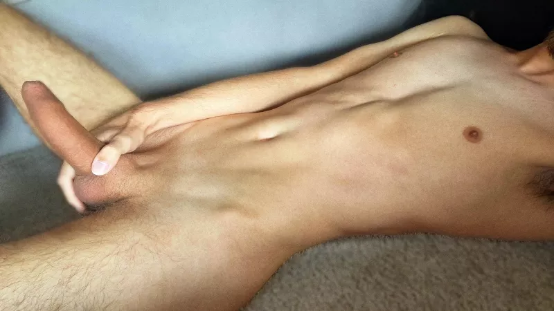 I’m semi hard, anyone wanna change that 😏 by mattyzeb