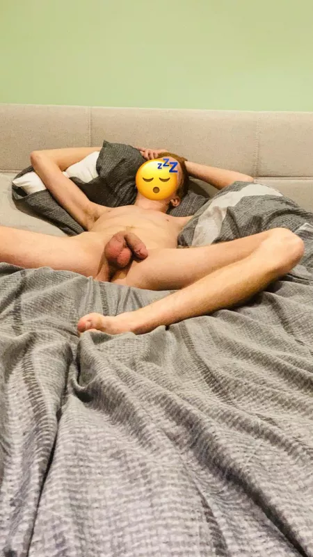 Im sleepy by sarensmike