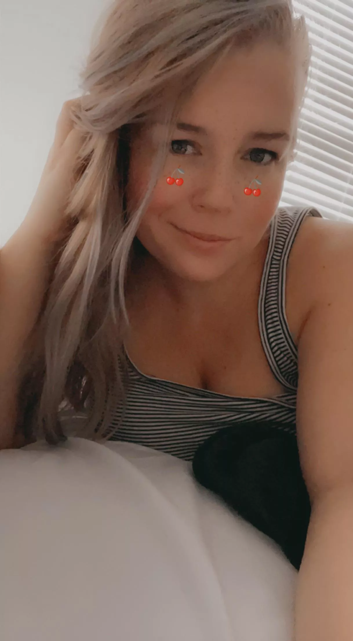 I’m sleepy but I can’t sleep… tell me a bedtime story? posted by Wallflower_LittleOne