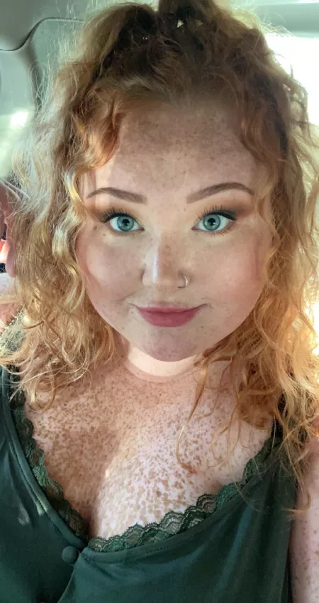 i’m so bored today. who wants to chat? :) by Kaitferg89