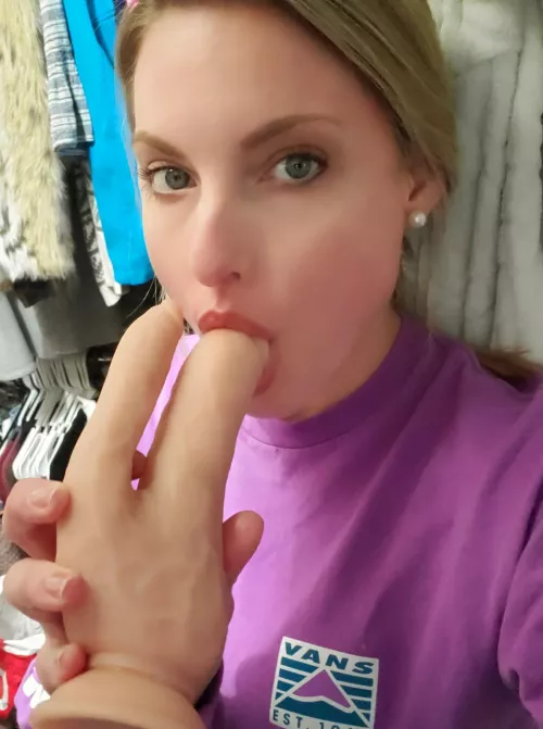 I’m so fkn horny rn I wanna be your cum slut babe by Good_Campaign_6988