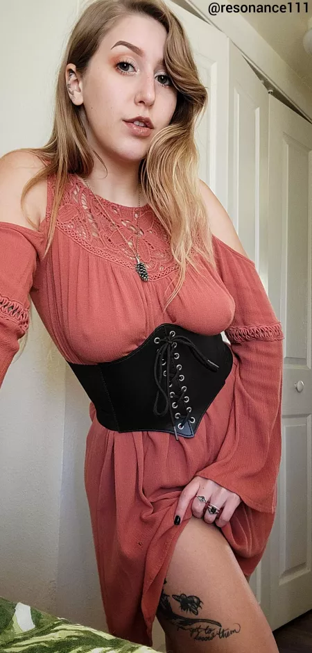 I'm so happy it's autumn ☺️🖤 by resonance111