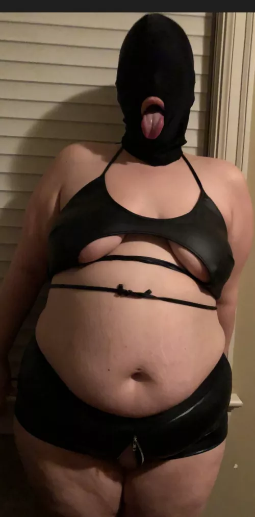 Im so round and soft. by luckyinthemoon