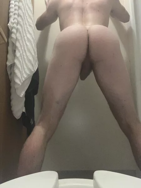 I’m spread wide open by Yeetlad232