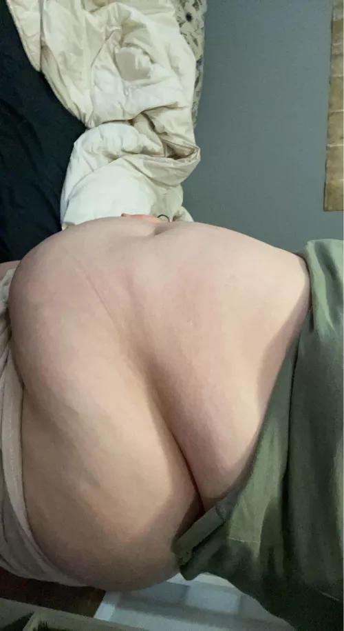 I’m starting to look pretty round if I do say so myself by Rensmay1021