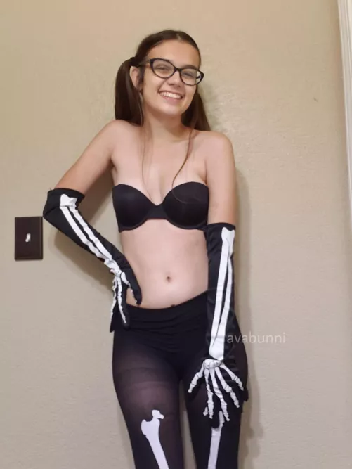 I'm sure there is a boner joke I can make but I can't think of it by AvaBunni