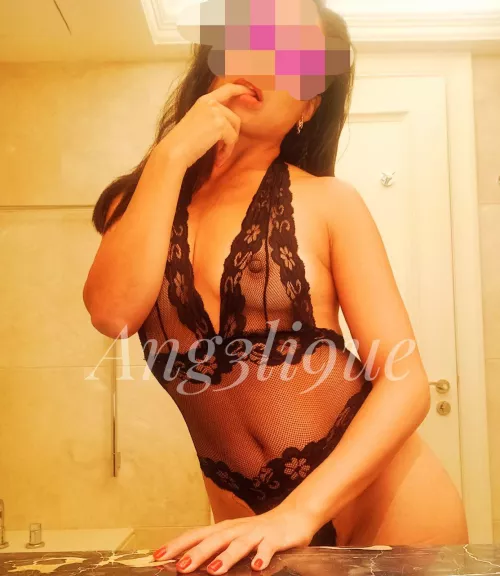 I’m that sexy Chinese girl next door … would you cum over and hammer me? … pleaseeee 🍑🍑 by Ang3li9ue