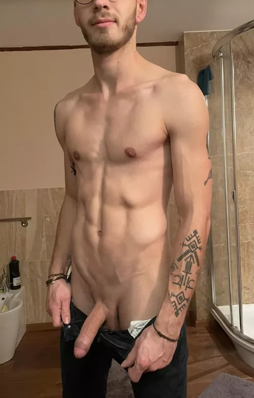 I’m the guy she tells you not to worry about 👀 by Ivy-ivy96