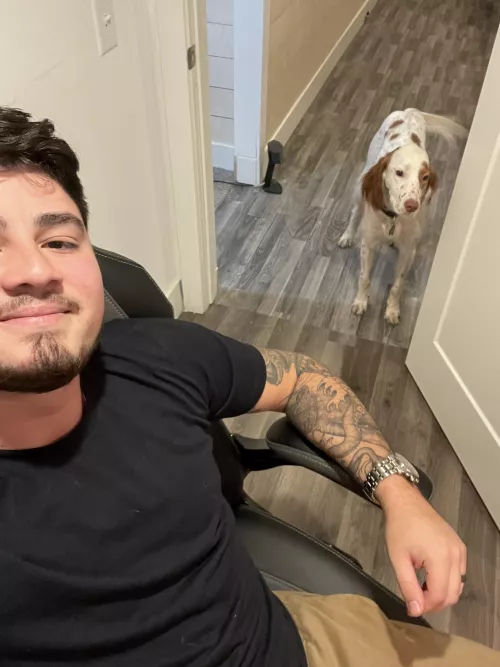 I’m the one to the left, the right guy is cuter though. by Ok_Investment8893