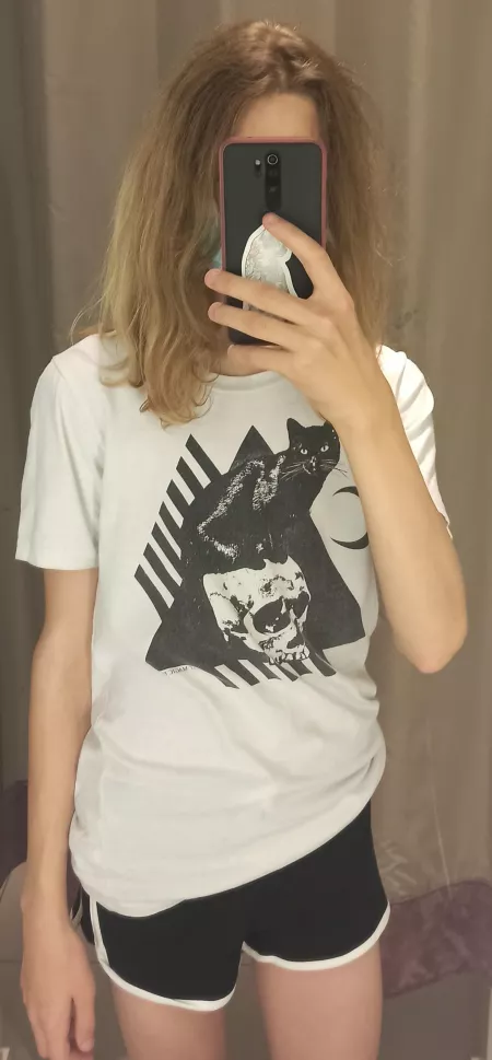 I'm thinking about buying these, but my parents will probably kill me if I did :( by blackcatdraws