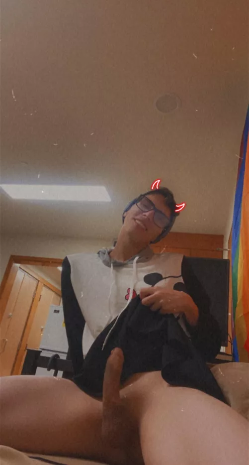 I’m told I’m big but I think I’m just average by JonnieTimothy545