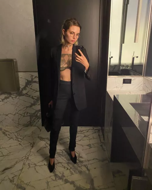 🎵 I'm too sexy for a shirt, too sexy for Milan New York and Japan by data_fruits