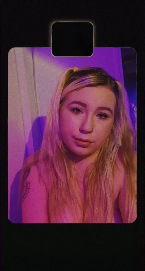 I’m trying out a new look… is it working? 👅 by Athenavibess