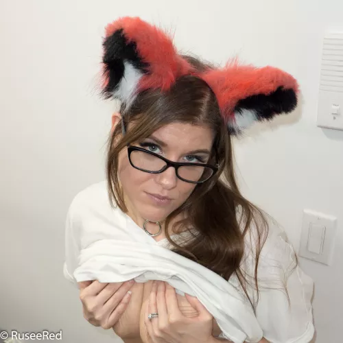 I'm trying to behave :3 by RuseeRedGamer