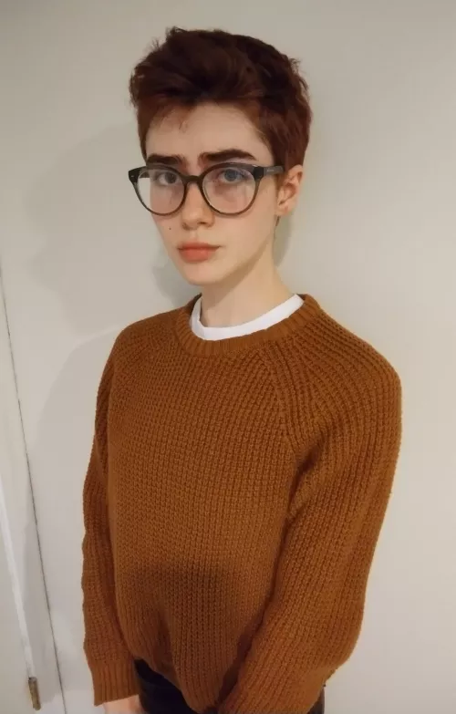 I'm trying to take more pictures with my glasses but I feel like a dweeb by pixyprince