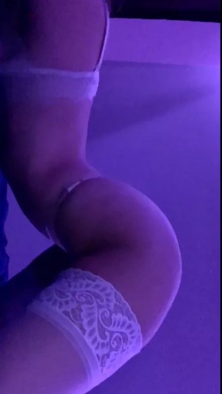 i’m waiting for you daddy 😈 by persimmonprincess