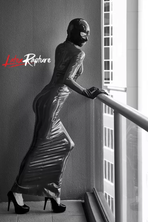 I'm watching you. Don't you dare.... by LatexRapture