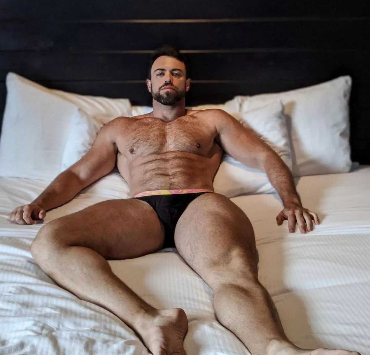 I'm your valentines present now 😜 dms open! posted by Bigone1874