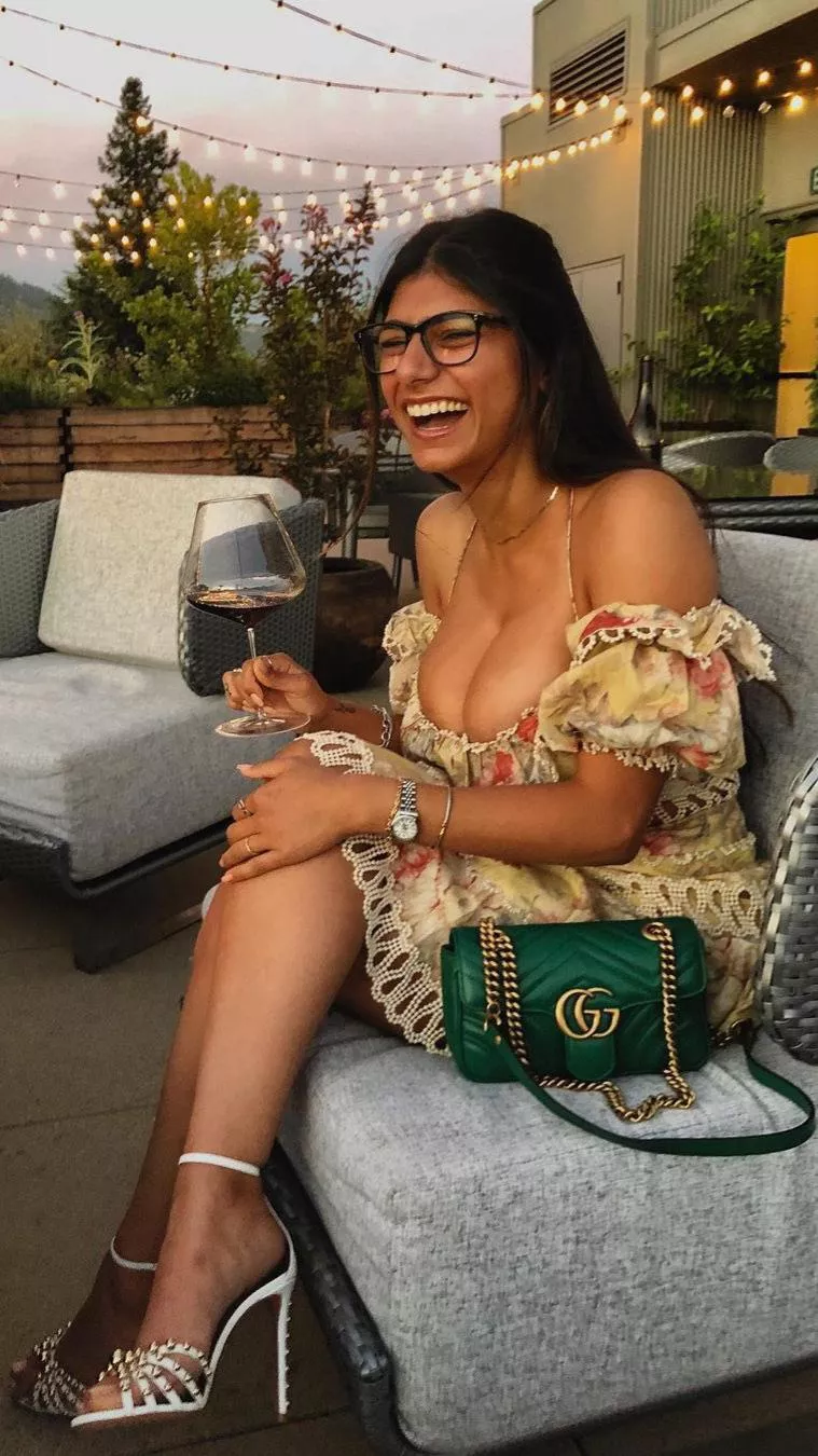 Imagine being on a date with Mia Khalifa posted by RealAsCanBe88