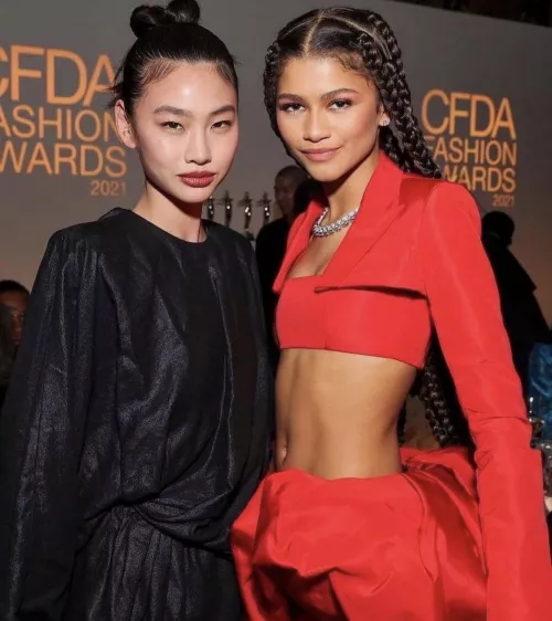 Imagine both at the same time 🍆 💦 by Professional_Elk8082