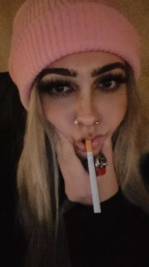imagine having such a cute lil smoker gf by sweetiecassie