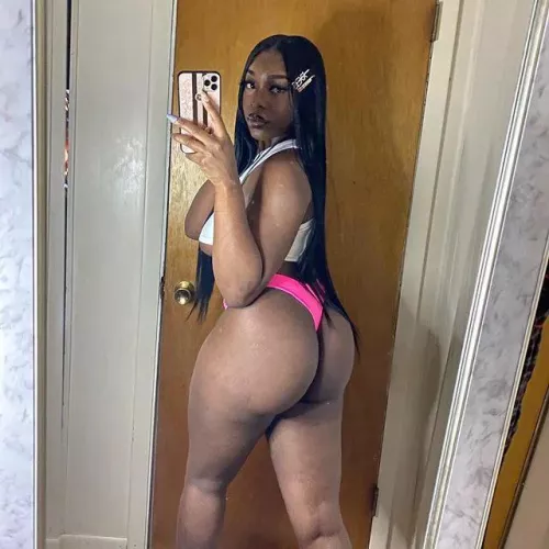 Imagine me sitting on your face. by Renmari_m