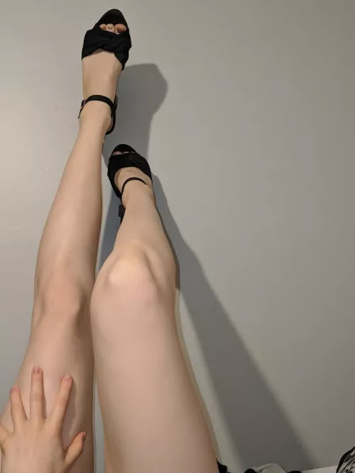 imagine me stepping on your balls now 😈v by irisryder