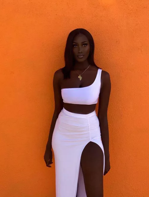 In a white dress by yunaX2