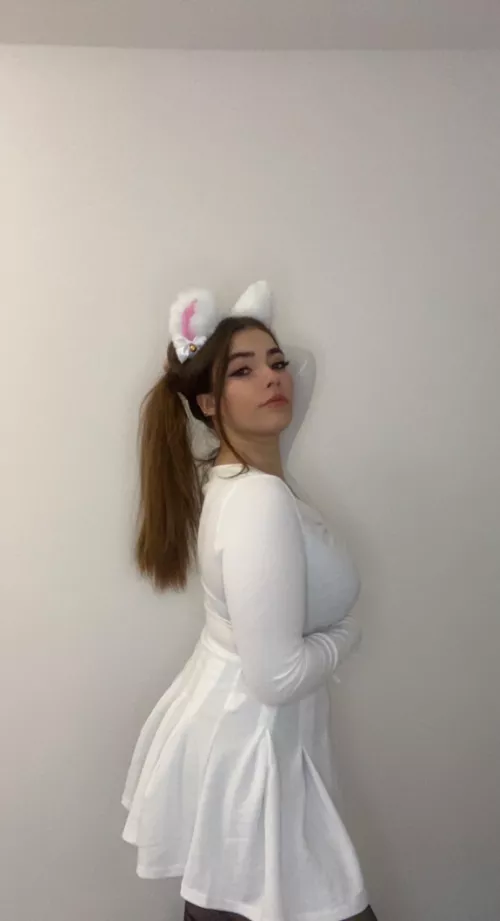 In desperate need of headpats🥺🤲 by Serenewaifu