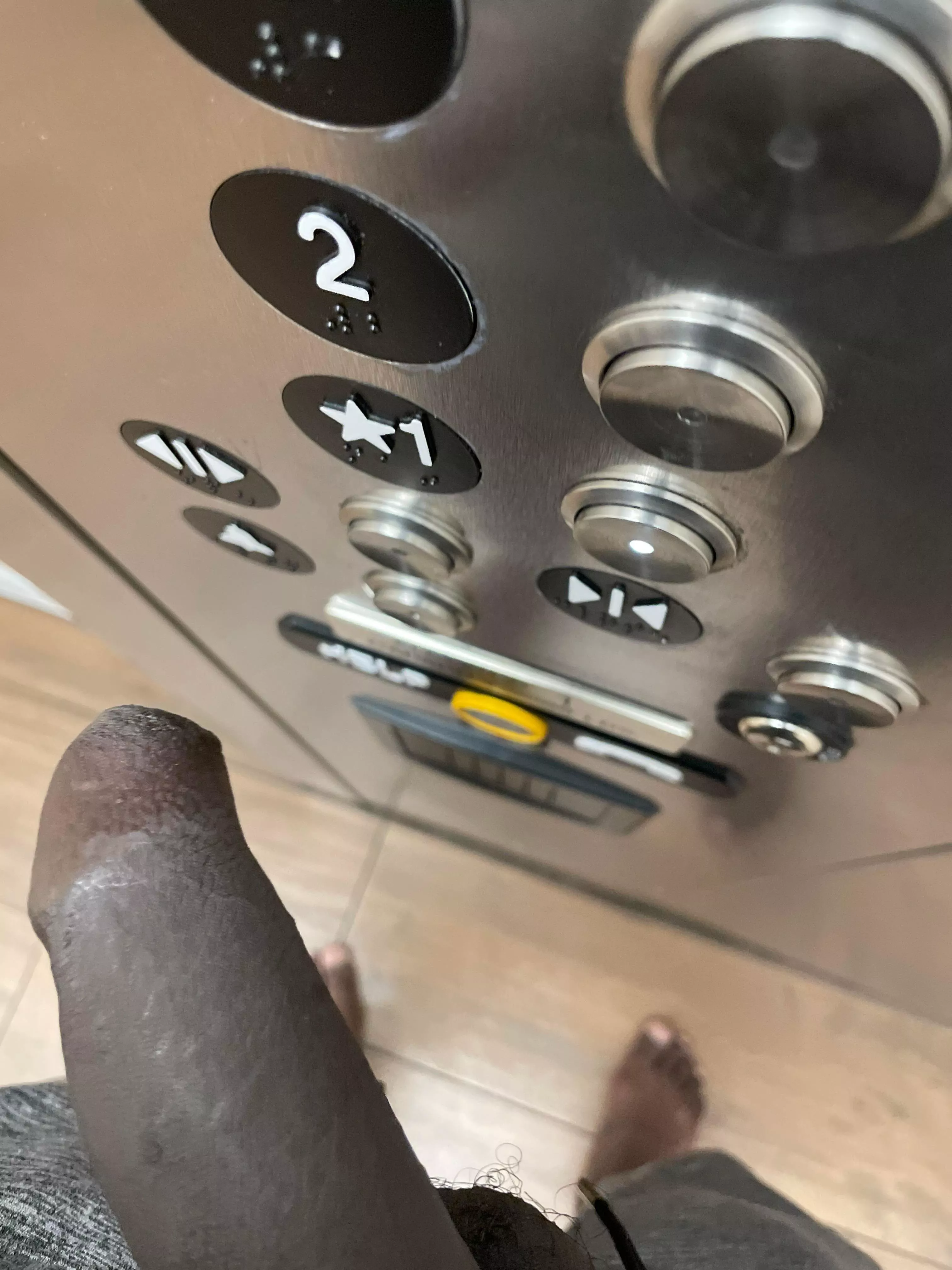 In elevator posted by Imtryngtogamebro