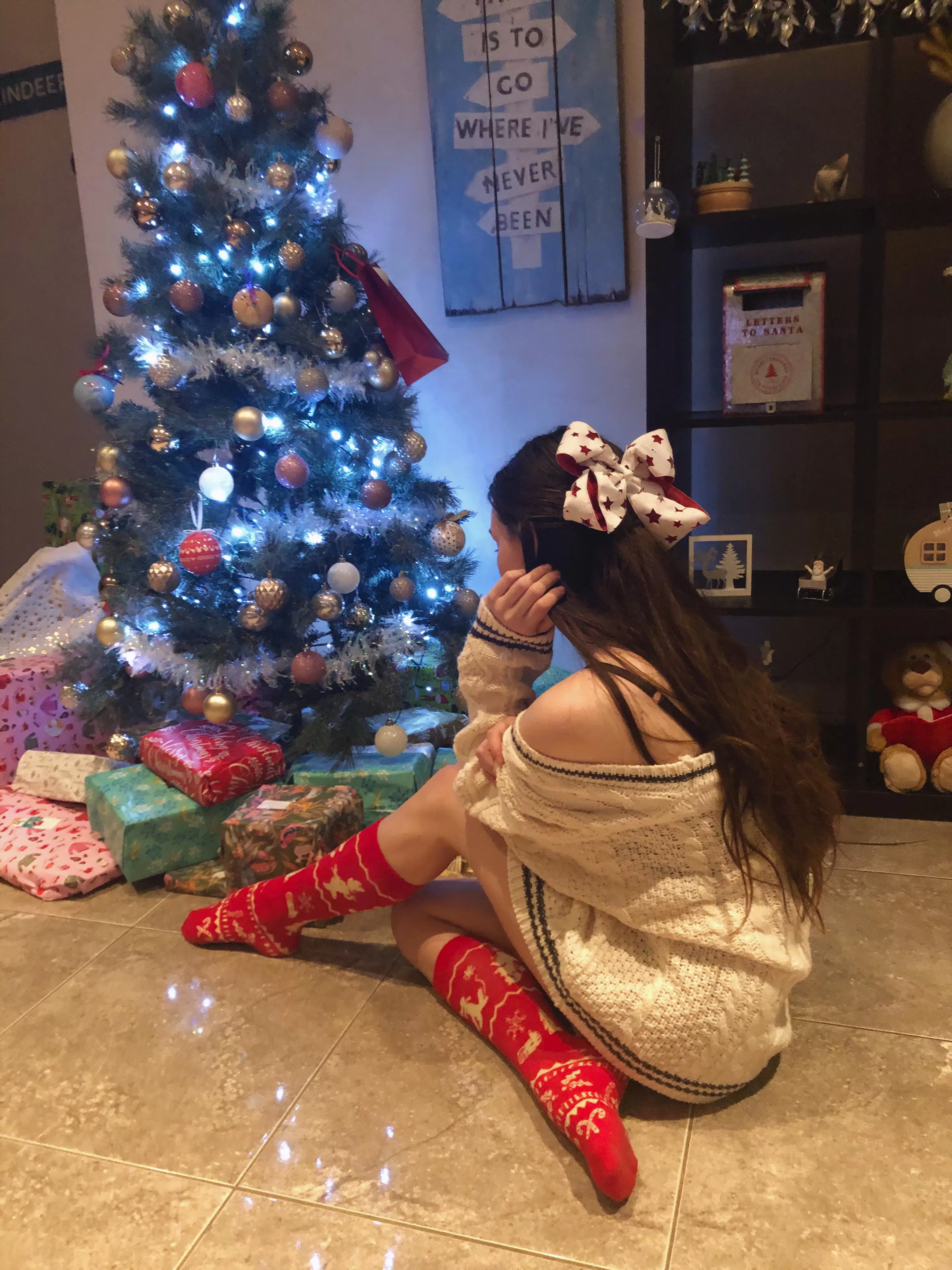 In from the snow, your touch brought forth and incandescent glow ❄️ posted by WillowsinAugust