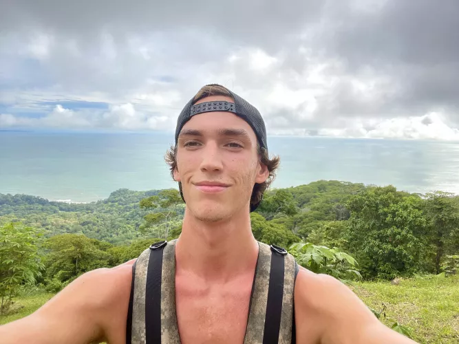 In la jungla by supersakana