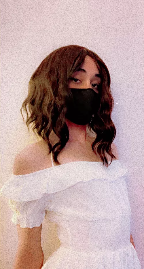 In my silly little dress taking my silly little pictures by Alistocracy