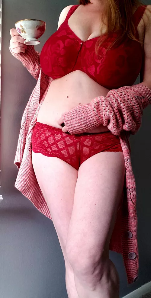 In need of a caffeine pick-me-up. 🌹☕🖤 I hope everyone is enjoying their week. by redditaccount2nd