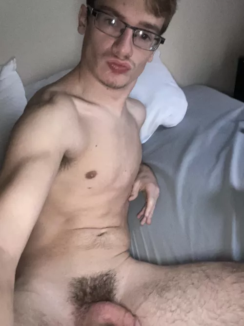 In need of a cuddle buddy. 19 m by hairypotterarse