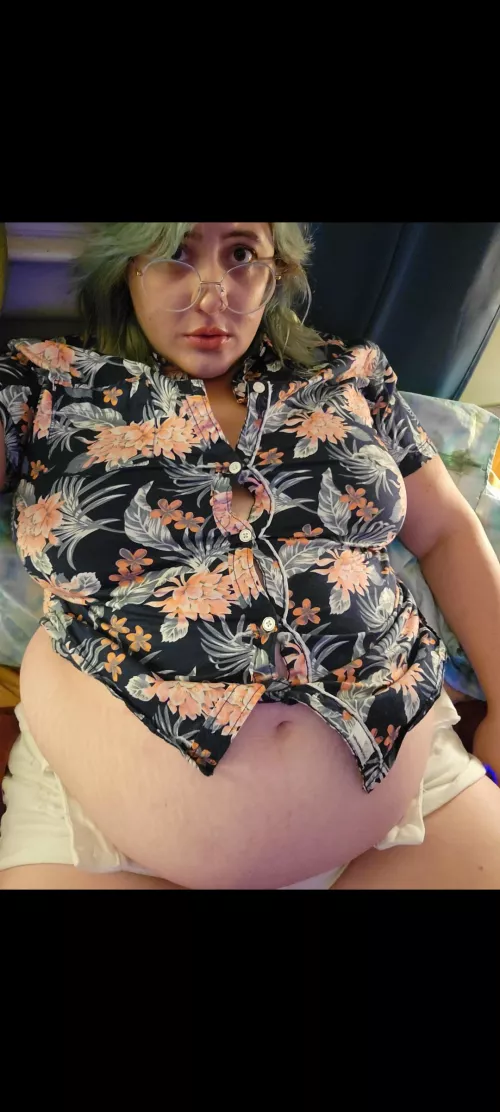 In need of a new wardrobe 🙈 by Obesejigglypuff