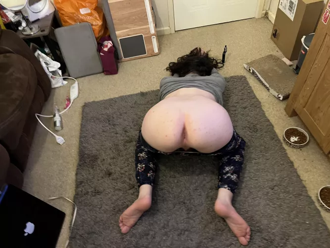 In position waiting for master 🥺 by Katallia6