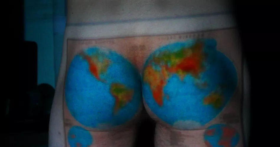 In the middle of the World (m ed.) by DearDremor