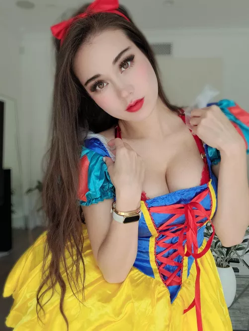 Indiefoxx as Snow White by VerSaAdoG