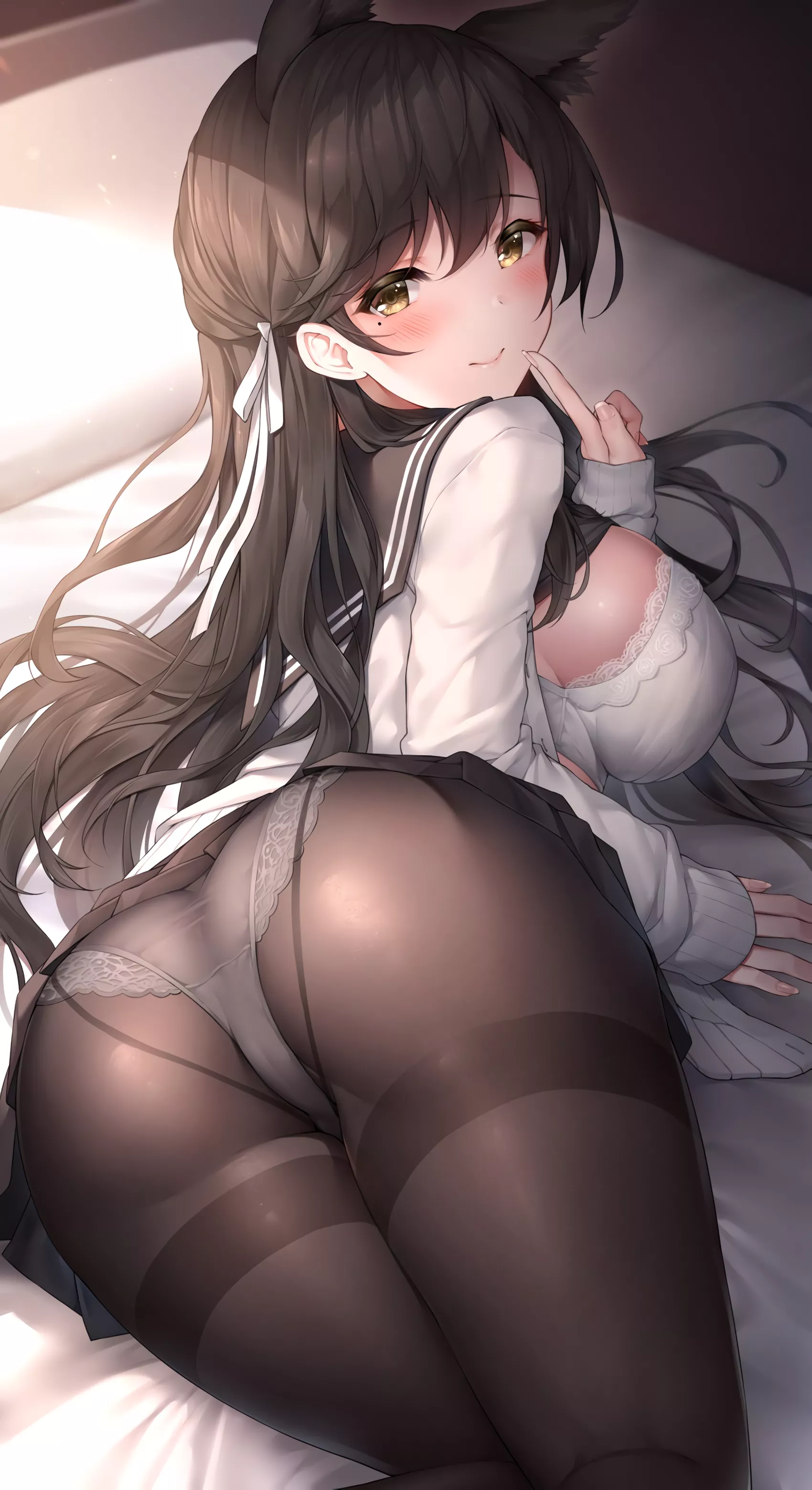 Indoors smile [Azur Lane] posted by elegantloveglimmer