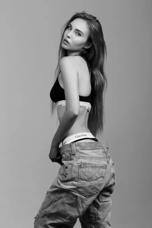 Ines Castelot by 717