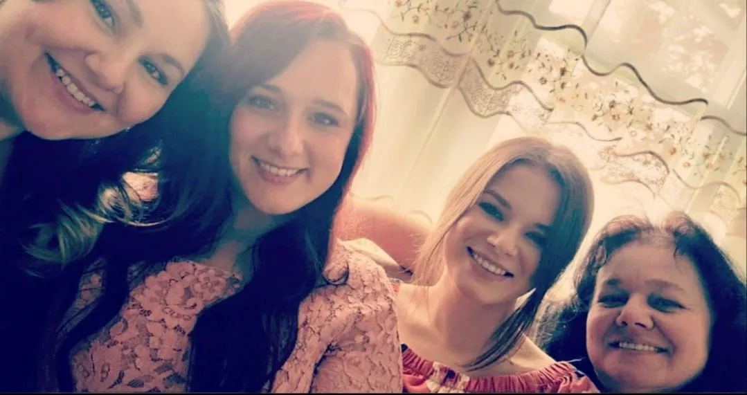 Inna (33), Diana (30), Nadiya (27) and Nataliya (mom, 56). From Ukraine 🇺🇦. That's 12 sweet, warm Ukrainian holes. Which order are you taking their holes (you must use all 12) posted by Gasdrawls96