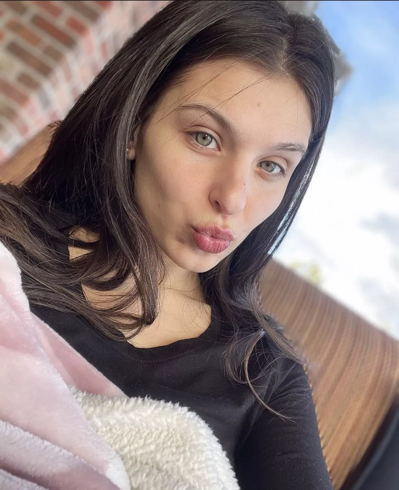 Innocent beauty posted by Dying1minuteatatime