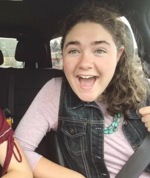 innocent face and open mouth having her just waiting on your load to cover her! Kik dajsit by dajist49